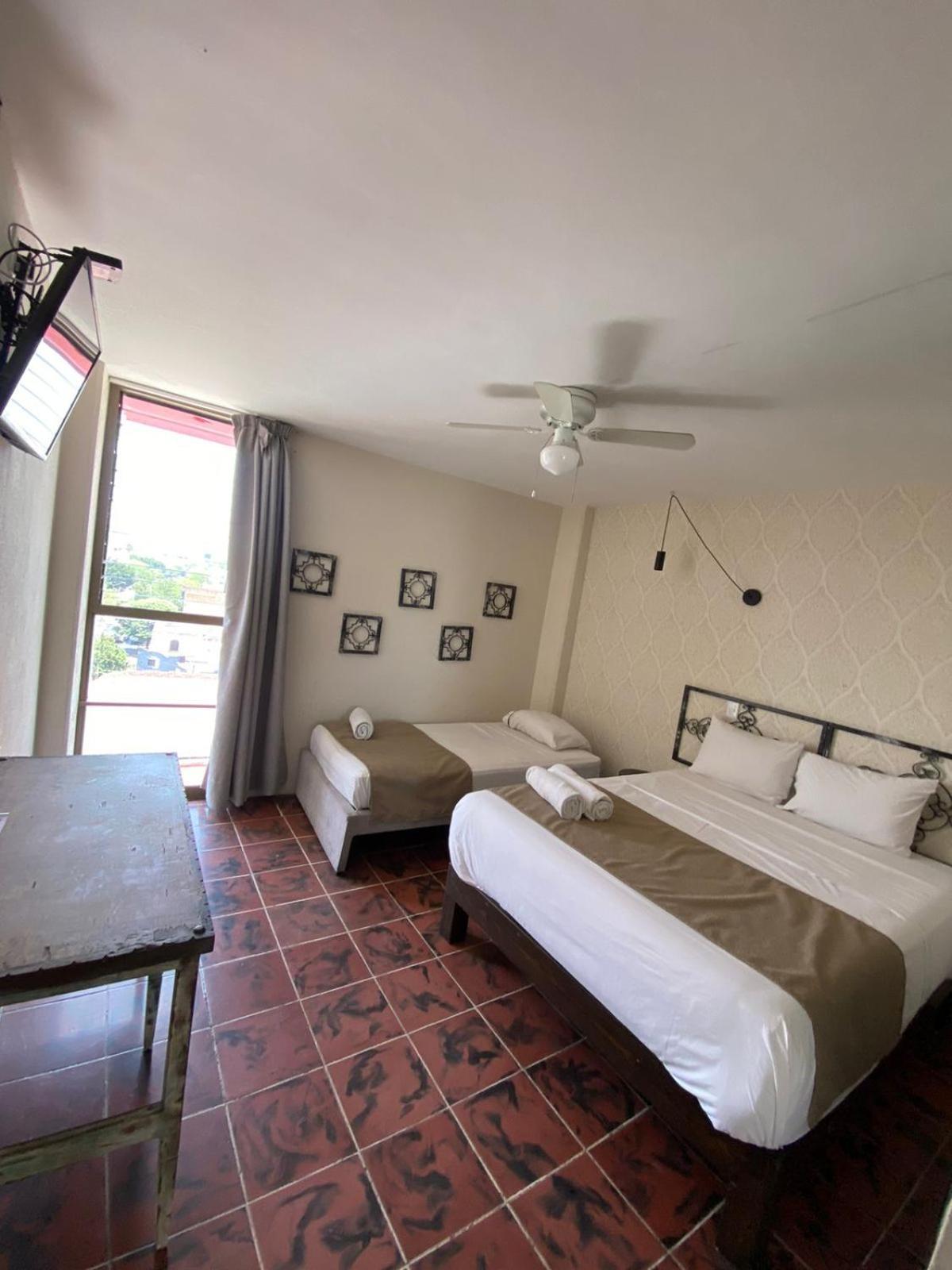 Hotel Flamingos Guadalajara Buitenkant foto